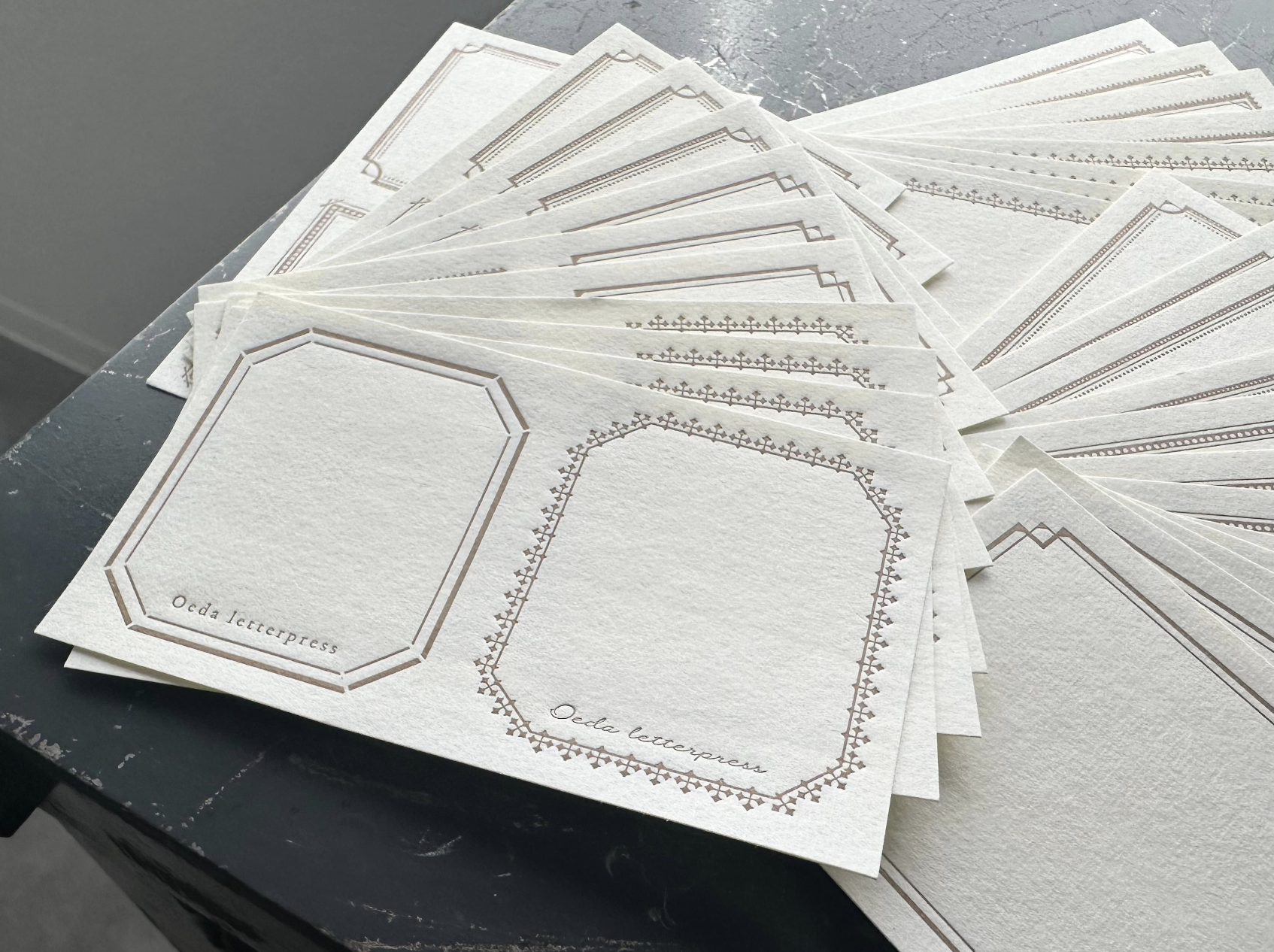 LETTERPRESS sticker set Bronze / Black (36 pieces each)
