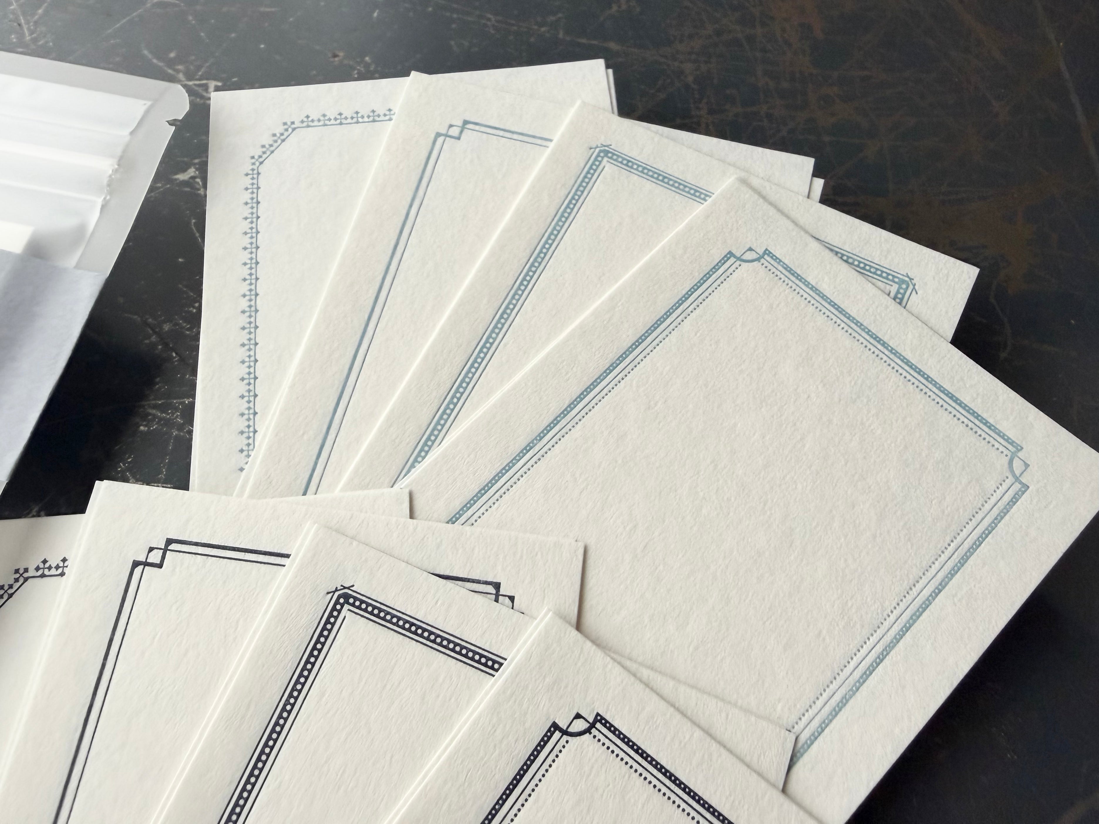 Large frame card set 【Pale blue&Dark blue / Red&Bronze 】