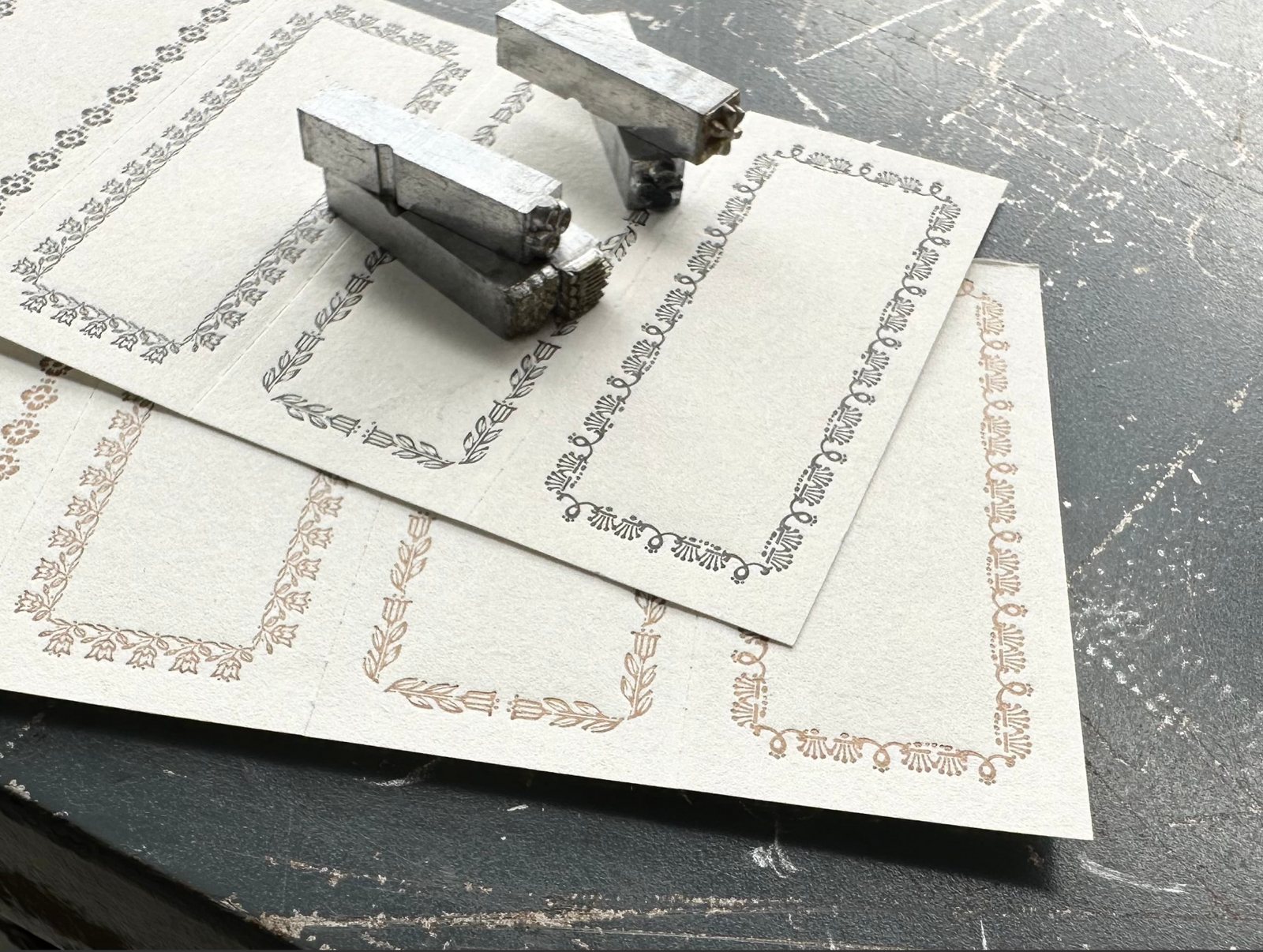 OEDA LETTERPRESS 4 Ornament Label Book - Frame Black