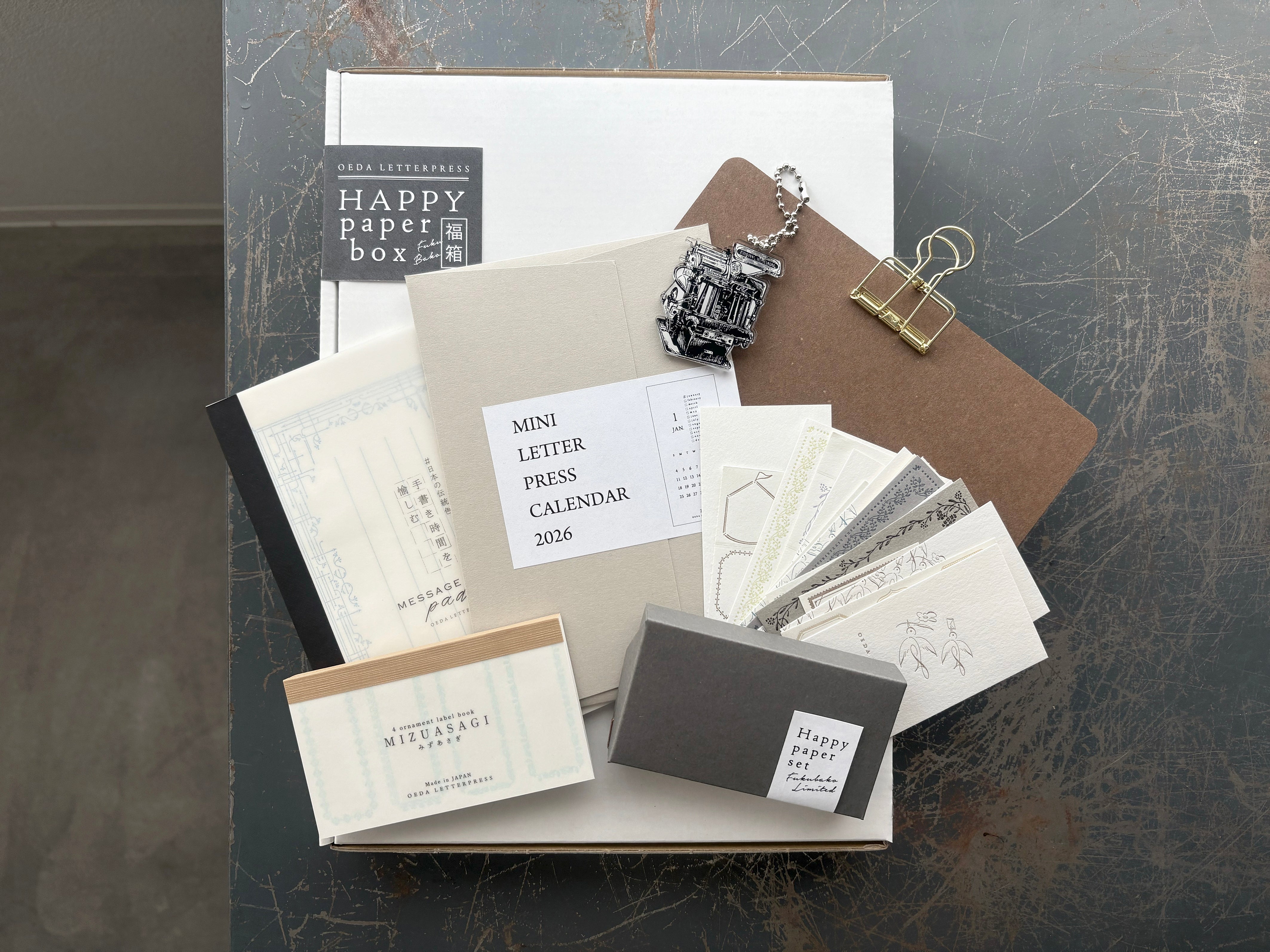【予約販売】3,000円福箱 【HAPPY PAPER BOX 2026】※送料込み、他の商品同送不可、数量限定、1月5日から順次発送